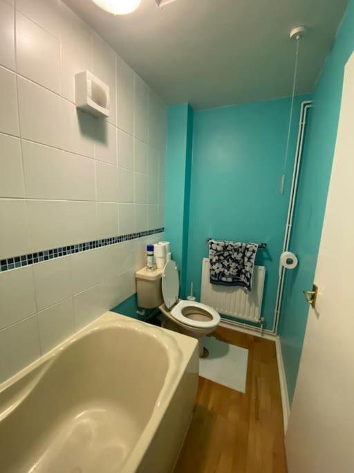 Cosy Apartment With Private Access And Kitchenette In Guildford (Adults Only) Worplesdon Kültér fotó