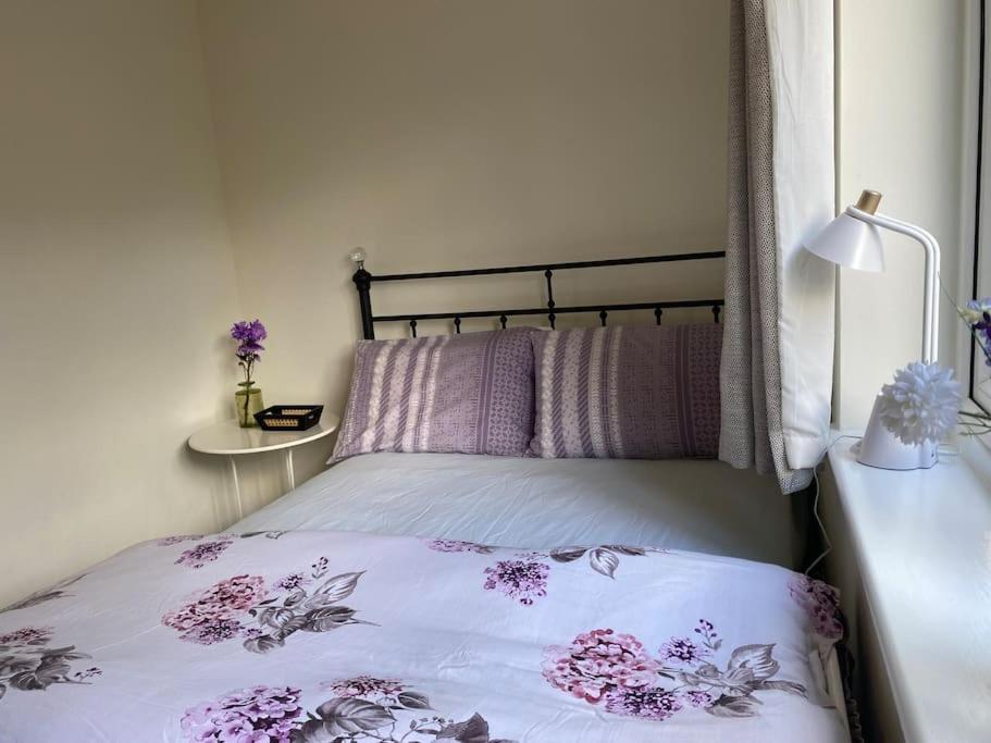 Cosy Apartment With Private Access And Kitchenette In Guildford (Adults Only) Worplesdon Kültér fotó